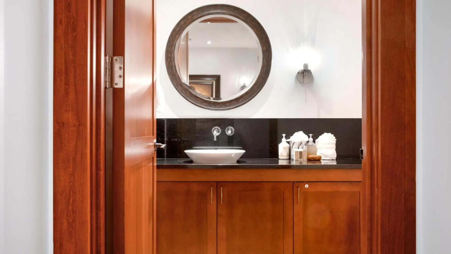 Kbm Resorts Free Car Anuenue At Montage Kapalua Bay Oceanfront Villa Pool Beach Access