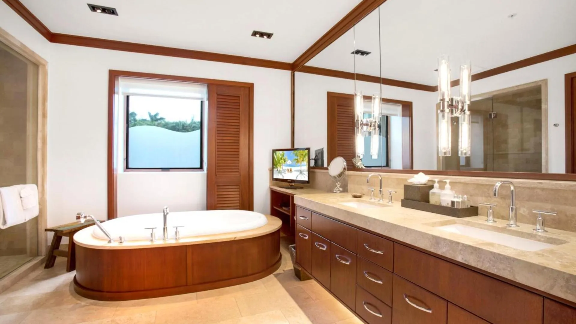 Kbm Resorts Free Car Anuenue At Montage Kapalua Bay Oceanfront 3-Bedroom Condo With Daily Housekeeping Spa 0*,