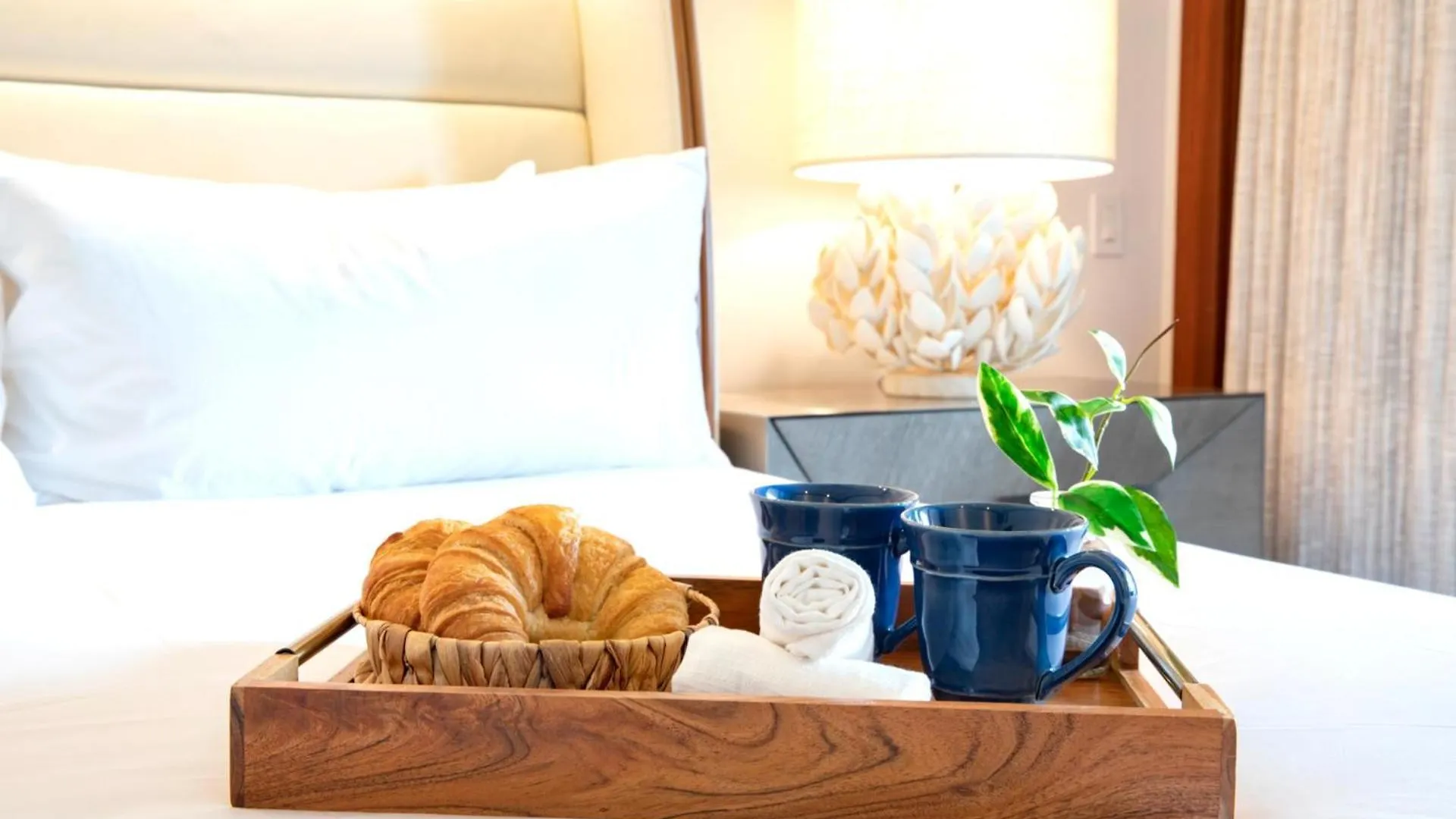 Kbm Resorts Free Car Anuenue At Montage Kapalua Bay Oceanfront Villa Pool Beach Access